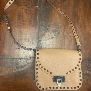 Authentic New VALENTINO beige leather studded shoulder bag.